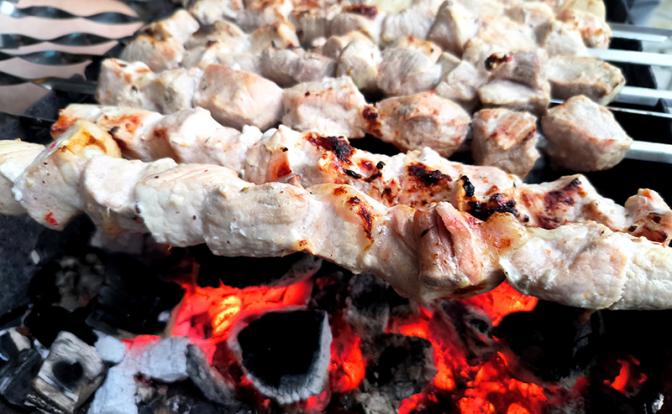 Россиянам озвучили среднюю стоимость шашлыка в 2025 году