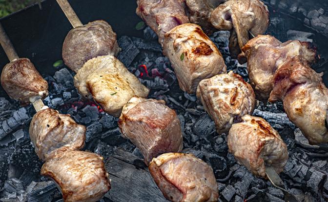 Диетолог предупредил о страшных последствиях употребления шашлыка