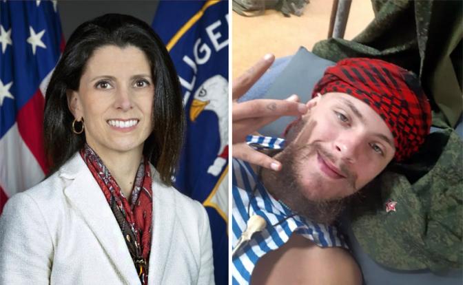 Мать Глосса (слева) стала первой женщиной-командующей курсантским составом Военно-морской академии и более 30 лет проработала в сфере разведки