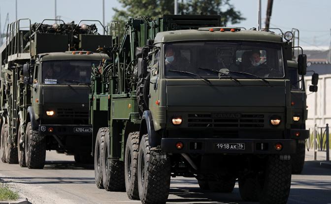 На фото: комплекс радиоэлектронной борьбы 1РЛ257 "Красуха-4".