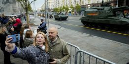 Военная техника стянулась к центру Москвы: В столице прошла первая репетиция парада Победы