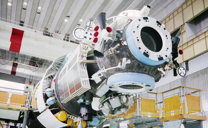 Вадим Лукашевич: Россия нужна на Луне, как фотограф на пляже