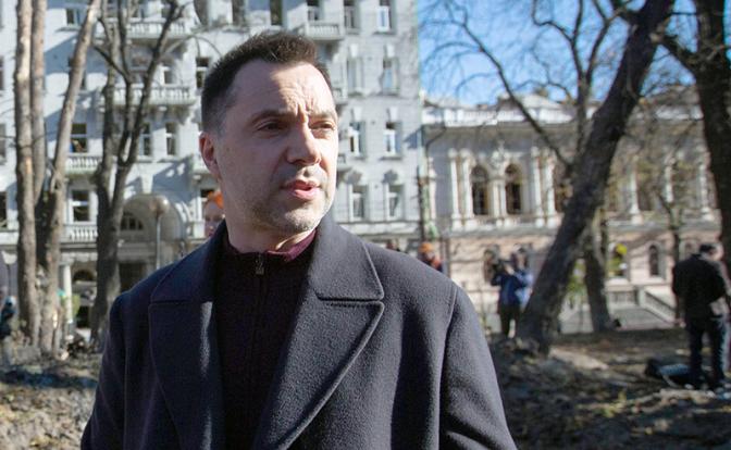 На фото: Алексей Арестович (внесен в перечень террористов и экстремистов Росфинмониторинга).