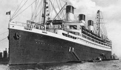 Трагедия лайнера «Кап Аркона»: Англичане расстреляли тонущих советских военнопленных из пушек и пулеметов