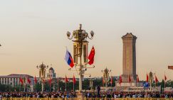 Санакоев: Китай во многом повторяет тот путь, которым должна идти Россия