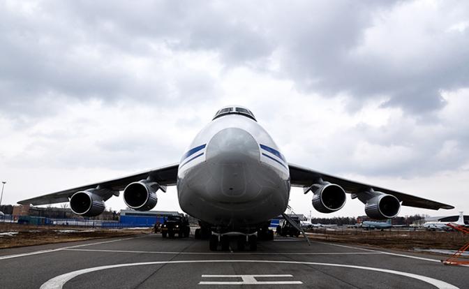 На фото: транспортный самолет Ан-124 "Руслан"