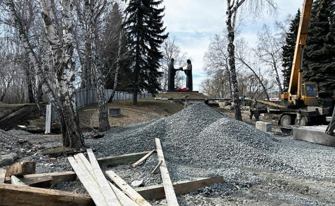Заброшенная память: Мемориал в Челябинске встретит День Победы в неприглядном виде