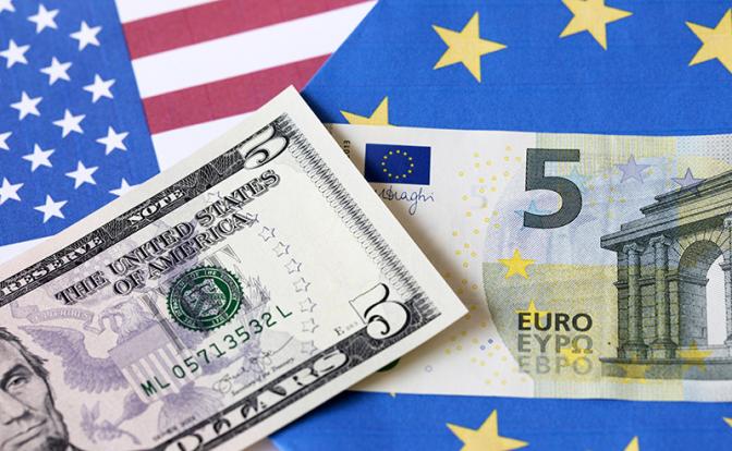 Киев хочет отказаться от доллара в пользу евро