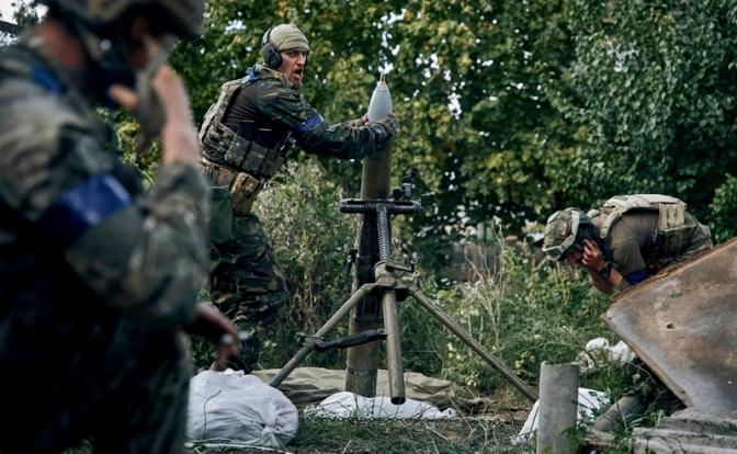 На фото: украинские военные.