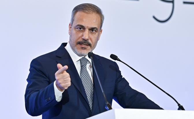 На фото: глава МИД Турции Хакан Фидан