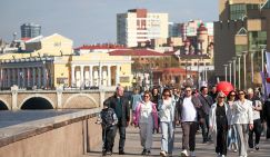 Уфа пускает пыль в глаза, Оренбург тонет в болоте, Екатеринбург теряет блеск, Челябинск роет метротрам