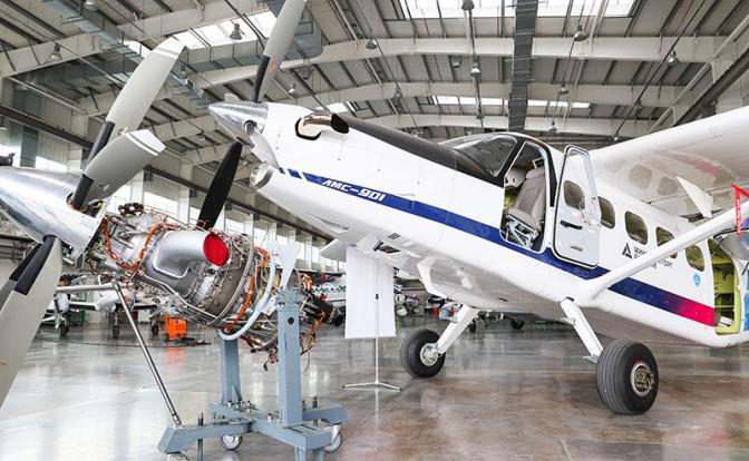 На фото: российский самолет ЛМС-901 "Байкал"