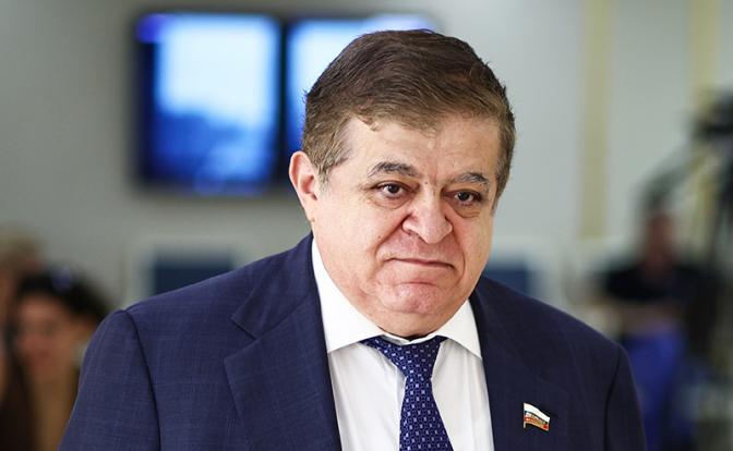 На фото: сенатор Владимир Джабаров