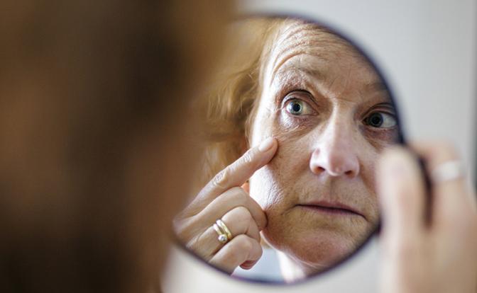 Эксперт объяснил, почему главные эмоции человека со временем «впечатываются» в черты