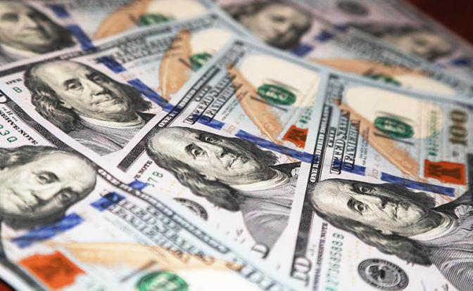 Россиян призвали не гнаться за новыми долларами