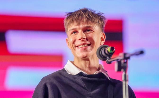 На фото: актер Глеб Калюжный.