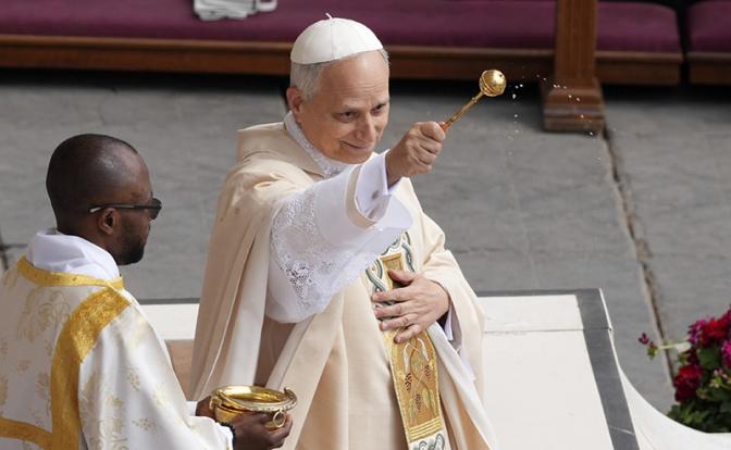 На фото: Папа Римский Лев XIV во время инаугурационной службы