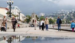 Игры в переговоры крымчанам не по душе: Аэропорт закрыт, но в воздухе не протолкнуться