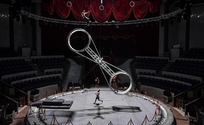 На Урале 22-летняя спортсменка погибла во время трюка "Колесо смерти" на незакрепленном оборудовании