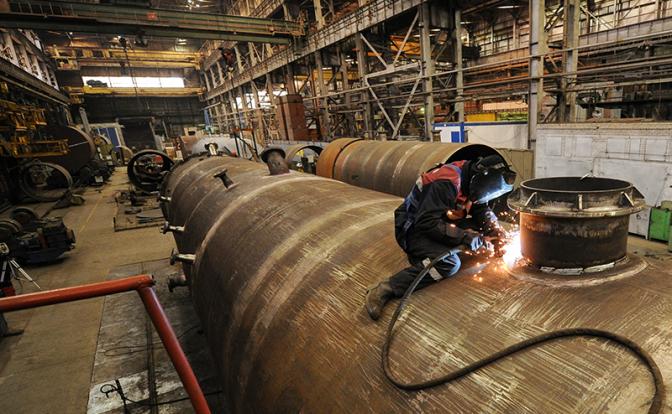 "Рекордно низкая безработица" - миф или фейк? На уральских заводах уже началась волна сокращений