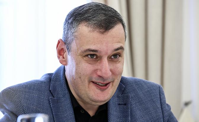 На фото: временно исполняющий обязанности губернатора Курской области Александр Хинштейн