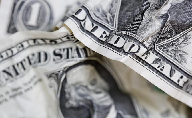 Инвестор Кийосаки: Наступил конец доллара — далее гиперинфляция