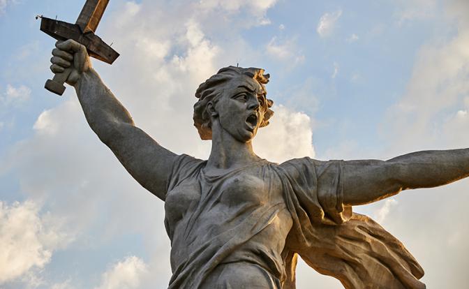 СМИ: Тело пожилого мужчины обнаружили в голове скульптуры «Родина-мать зовет!»