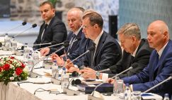 Камни преткновения на переговорах: Ватикан, Мединский, Зеленский, территории