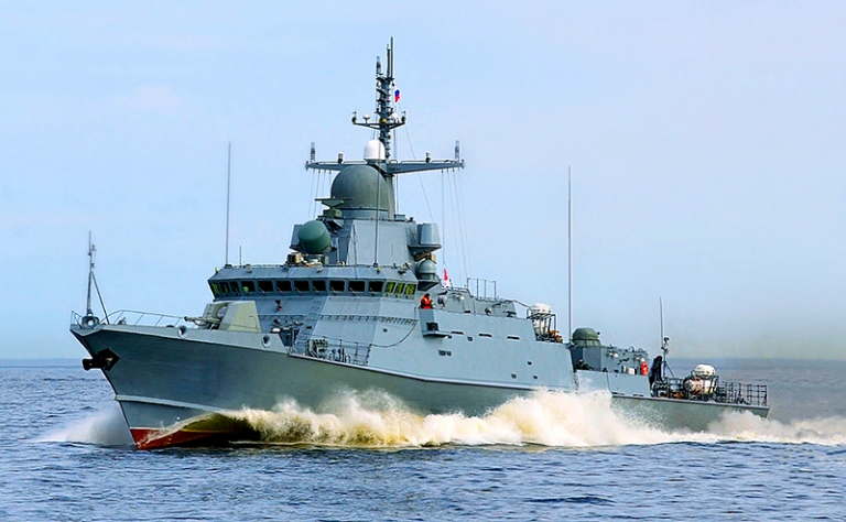 На фото: малый корвет Проект 22800 "Каракурт".