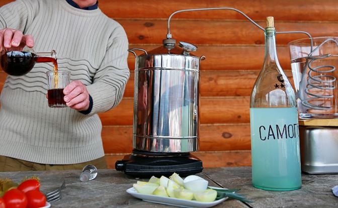 В России резко вырос спрос на самогонные аппараты