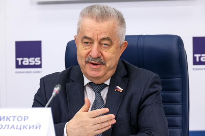 На фото: первый заместитель атамана Всероссийского казачьего общества, первый заместитель председателя пред комитета Госдумы РФ по делам СНГ, евразийской интеграции и связям с соотечественниками Виктор Водолацкий.