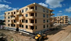 «Деревянная Россия» может возродиться, когда избушки станут пятиэтажками