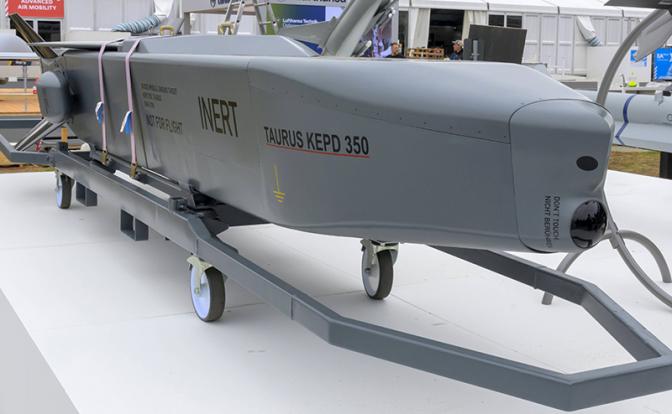 На фото: ракета Taurus KEPD 350