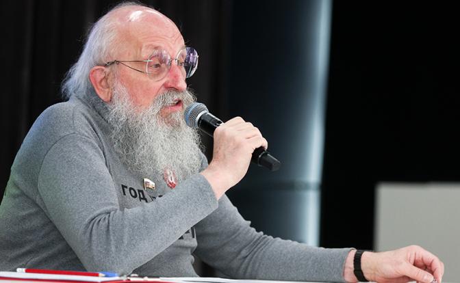 На фото: член комитета Госдумы РФ по просвещению Анатолий Вассерман