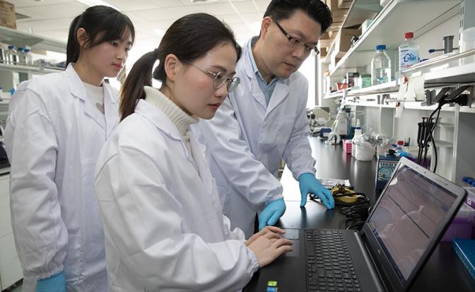 Спасет один укол. Китайские ученые нашли средство от смертельного недуга