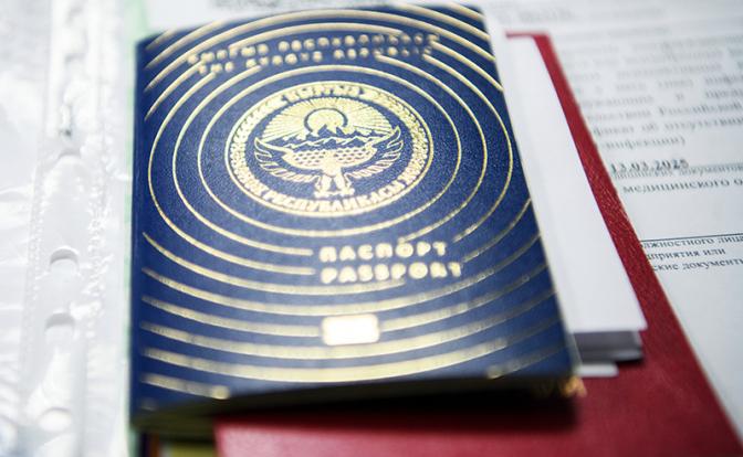 Прокуратура ушла в "глухой отказ": «Идеальному мигранту» запретили въезд в Россию на 5 лет