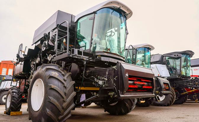 Фермеры, не надеясь на Минсельхоз, попросили Мишустина спасти производителей техники