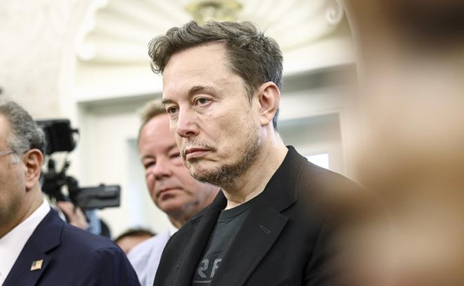 На фото: куратор ведомства по повышению эффективности работы правительства США (DOGE) Илон Маск