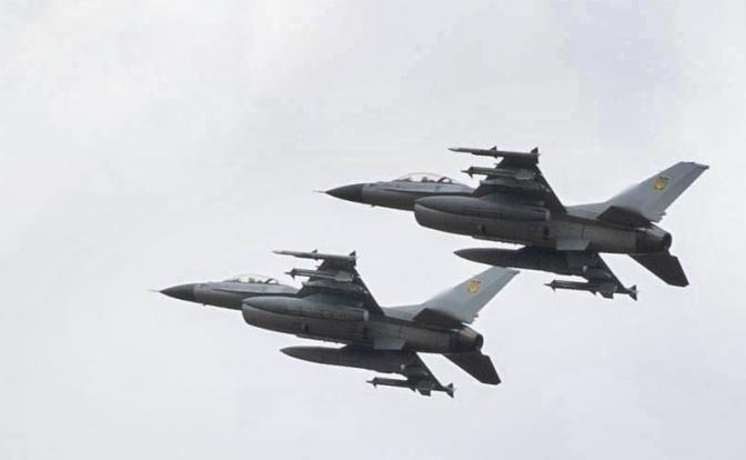 На фото: истребители четвёртого поколения F-16.