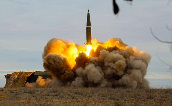 Кровавая ночь, черный день: Ударами по нашим «стратегам» и поездам Киев точно напросился на «Орешник»