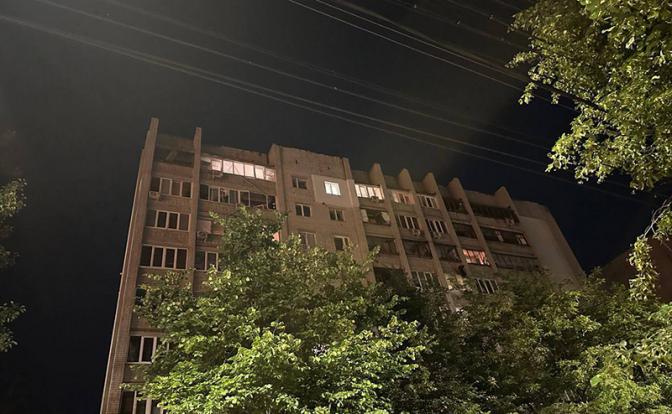 Атака на Курск: обломки дронов повредили множество зданий