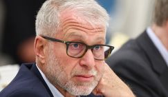 Британские министры грозятся подать в суд на Абрамовича
