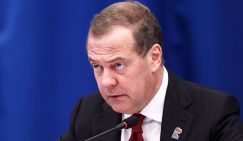 На Украине все еще действуют 12 стратегических мостов через Днепр и это, конечно, удивляет