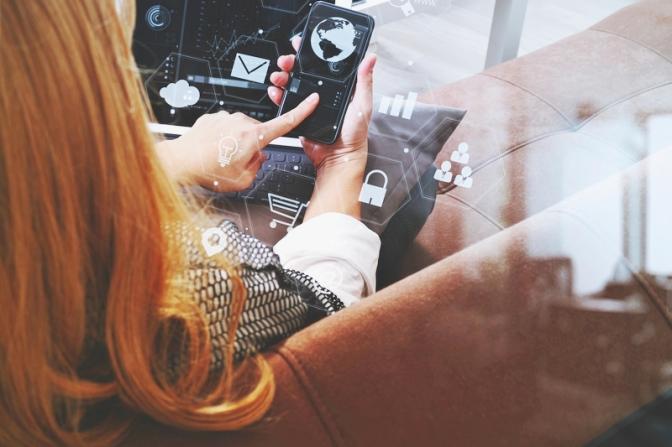 В России призвали блокировать контент уехавших из страны артистов