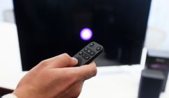 Смотреть только по-русски! Правительство хочет запретить чиновникам иностранные телевизоры