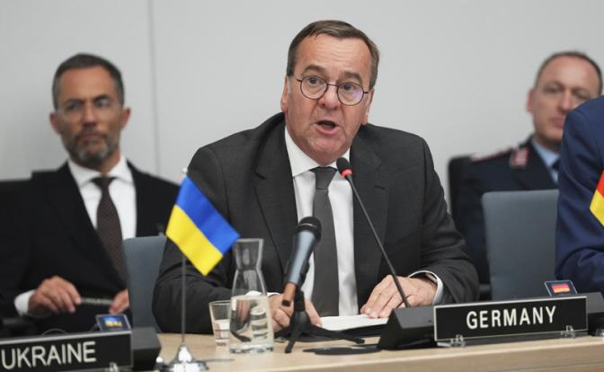 На фото: министр обороны Германии Борис Писториус