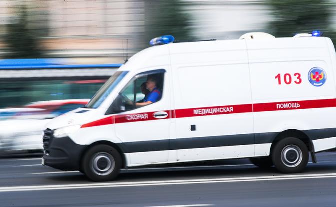 Час в аду: в свердловском городе спасали малыша из перегретого до 50 градусов автомобиля