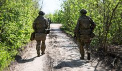 Это вам за Русское Поречное: Русский «Север» загоняет Сырского в  лес, который тянется до самых Сум