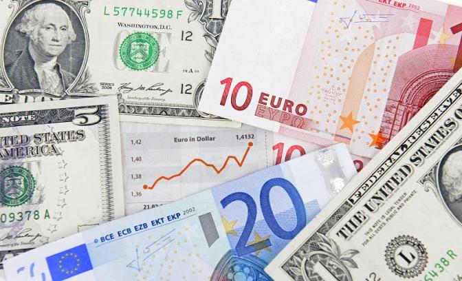 ЦБ сообщил о реакции курса доллара на неожиданное решение по ключевой ставке