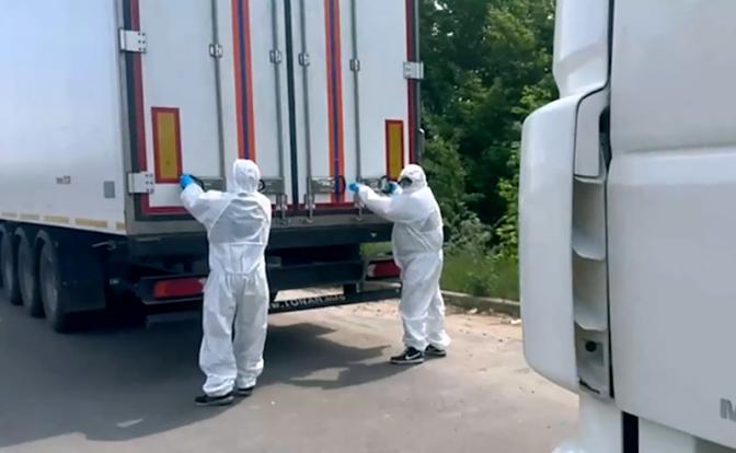 Украинский «груз 200» уткнулся в границу: «Не потрібно поспішати. Може ви москалів нам привезли?»